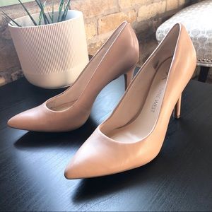 NINE WEST NUDE LEATHER PUMPS